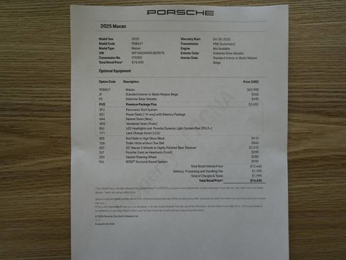 Used 2025 Porsche Macan w/ Premium Package Plus image 2