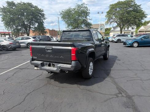 Certified 2025 Toyota Tacoma SR w/ SR Upgrade Package AWD/4WD image 6