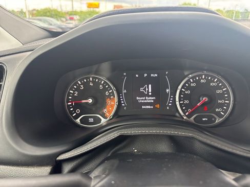 Used 2018 Jeep Renegade Altitude AWD/4WD image 17