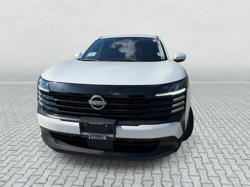 Certified 2025 Nissan Kicks SV AWD/4WD image 3