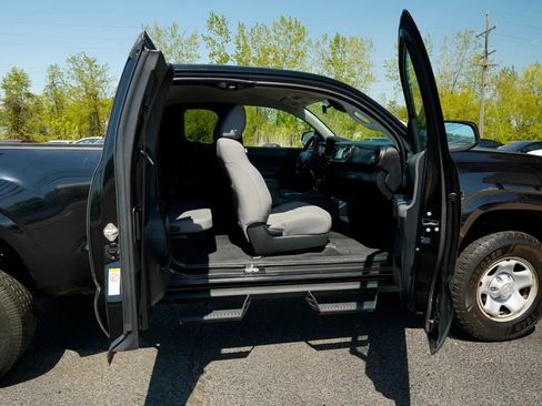 Used 2019 Toyota Tacoma SR w/ SR Convenience Package AWD/4WD image 24