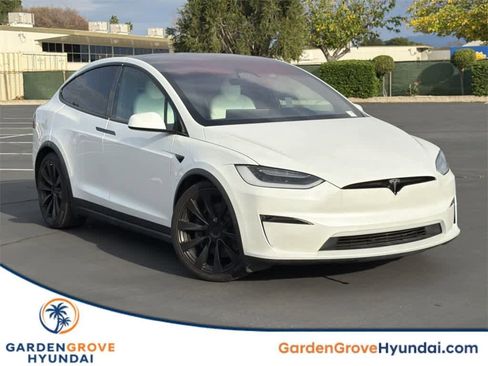 Used 2023 Tesla Model X Plaid image 1