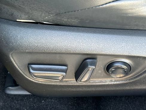 Used 2021 Toyota Venza XLE w/ Carpet Mat Package (TMS) AWD/4WD image 22