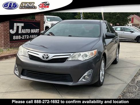 Used 2014 Toyota Camry XLE FWD image 3
