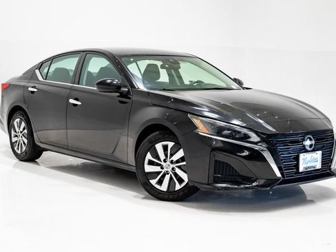 Used 2023 Nissan Altima 2.5 S FWD image 5