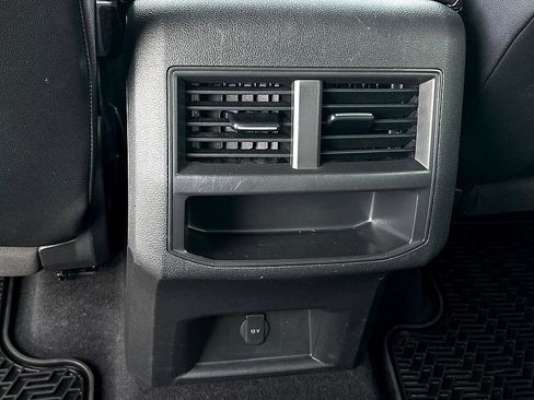 Used 2023 Volkswagen Atlas Cross Sport SE image 10