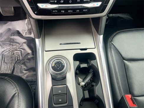 Used 2021 Ford Explorer XLT w/ Equipment Group 202A image 16