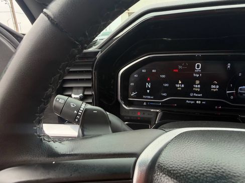 Used 2023 GMC Sierra 1500 SLT AWD/4WD image 38