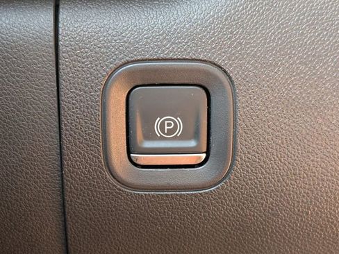 Certified 2023 Chevrolet Silverado 1500 Custom RWD image 28