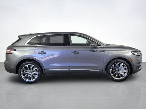 Used 2023 Lincoln Nautilus Reserve AWD/4WD image 2