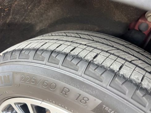 Certified 2021 Ford Escape Titanium w/ Titanium Premium Package image 32