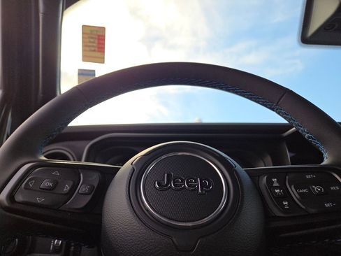 Used 2024 Jeep Wrangler Unlimited Rubicon 4xe image 20