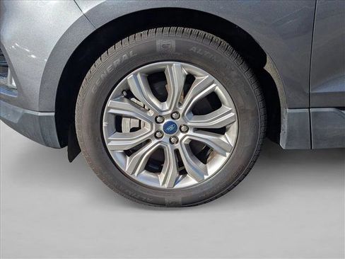 Used 2022 Ford Edge Titanium image 24