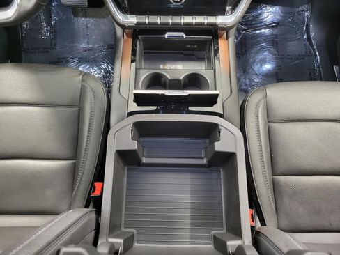 Used 2025 GMC Yukon XL Denali AWD/4WD image 17