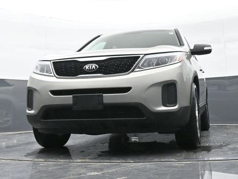 Used 2014 Kia Sorento LX image 37