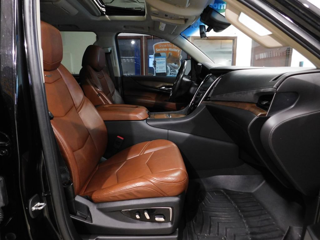 Used 2019 Cadillac Escalade ESV Luxury AWD/4WD image 99