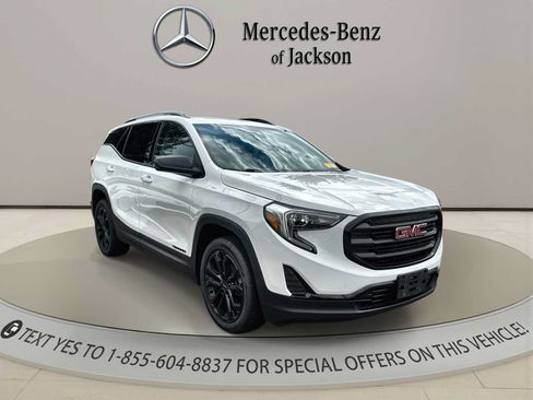 Used 2021 GMC Terrain SLE w/ Driver Convenience Package AWD/4WD image 2