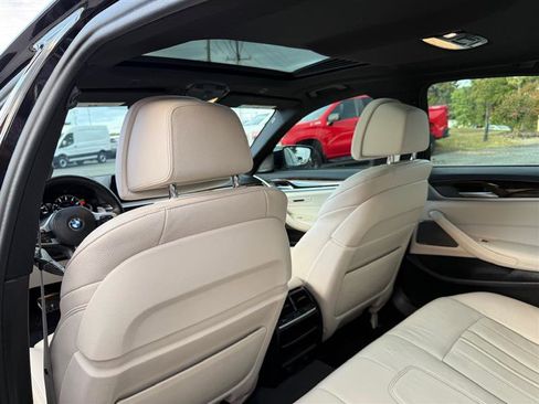 Used 2019 BMW 540i xDrive w/ M Sport Package image 21
