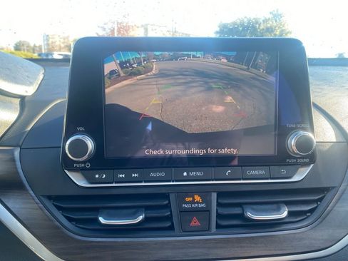 Used 2024 Nissan Altima 2.5 SV image 22