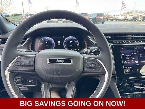 New 2025 Jeep Grand Cherokee Laredo image 24