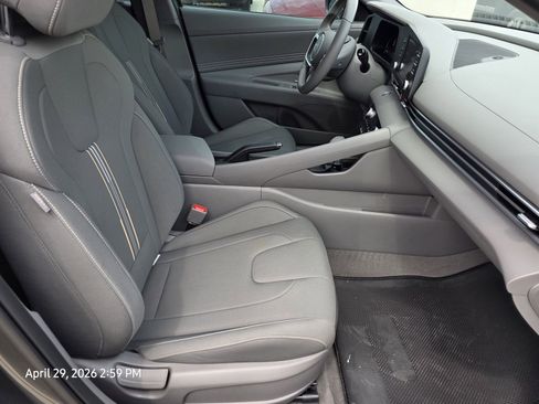 Certified 2025 Hyundai Elantra Sport FWD image 12