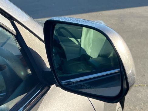 Used 2012 Toyota Highlander SE w/ Tow Pkg image 13