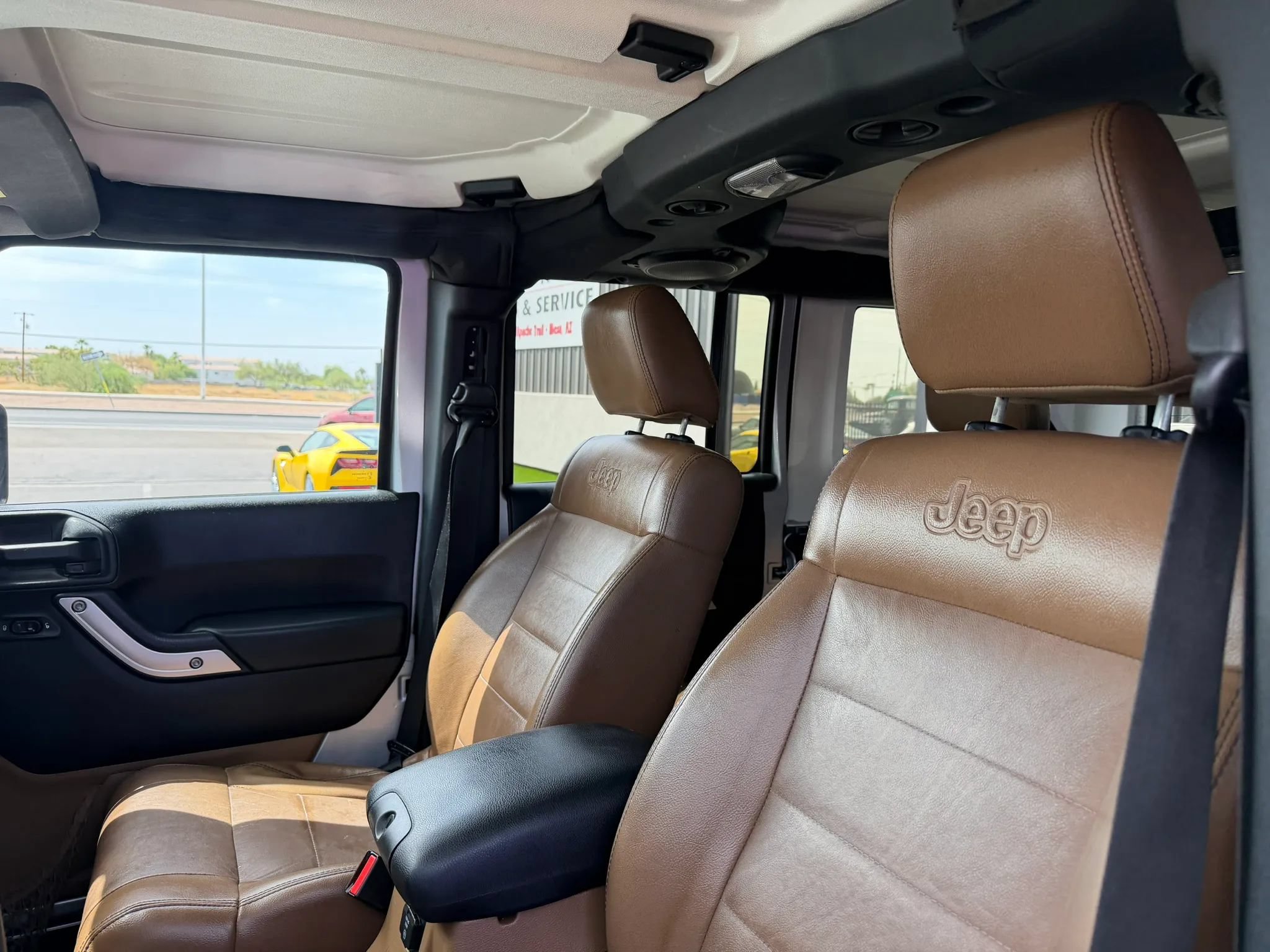 Used 2012 Jeep Wrangler Unlimited Sahara w/ Connectivity Group AWD/4WD image 22