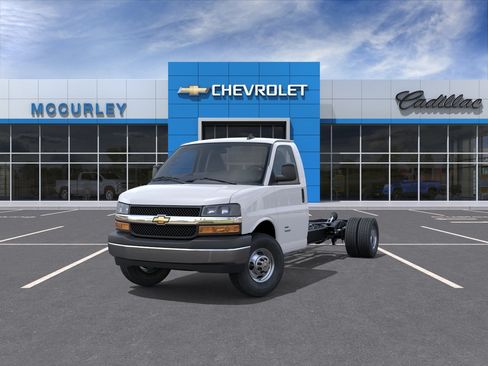New 2026 Chevrolet Express 3500 w/ Power Convenience Package RWD image 8