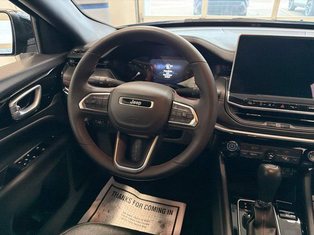 Used 2023 Jeep Compass Trailhawk w/ Trailhawk Convenience Group AWD/4WD image 29