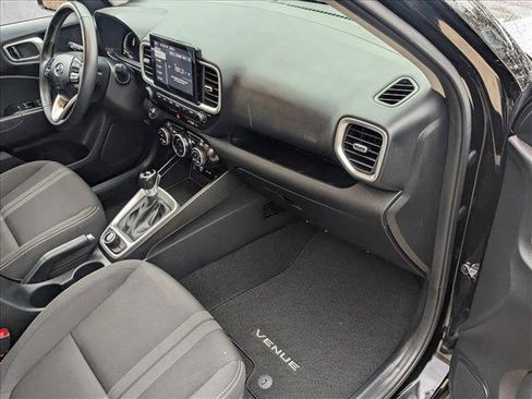 Used 2024 Hyundai Venue SEL image 20