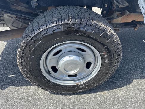Used 2019 Ford F250 XL w/ Power Equipment Group AWD/4WD image 23
