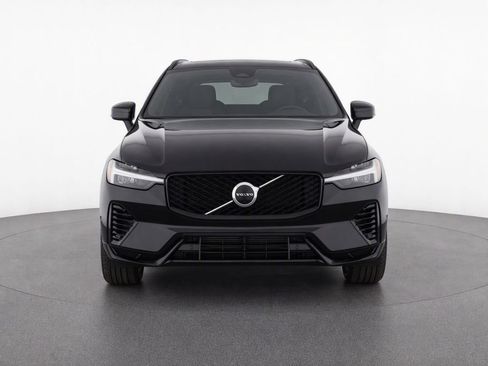 Certified 2026 Volvo XC60 B5 Plus AWD/4WD image 5