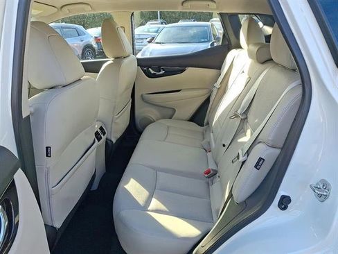 Used 2022 Nissan Rogue Sport SL image 10