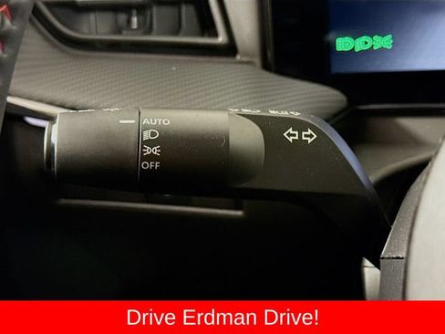 Used 2025 Nissan Kicks SR AWD/4WD image 14