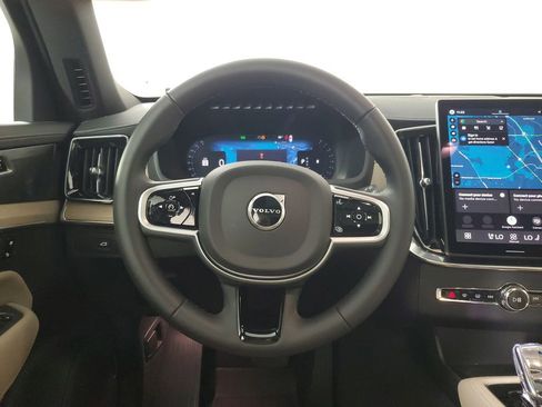 Used 2026 Volvo XC90 B6 Plus w/ Protection Package Premier AWD/4WD image 18