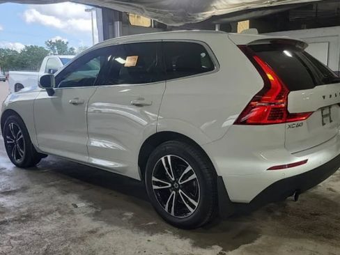 Used 2021 Volvo XC60 T5 Momentum AWD/4WD image 2
