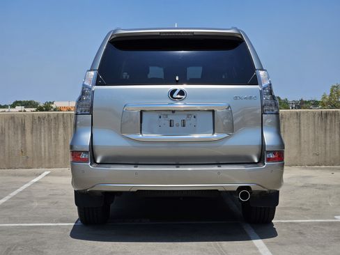 Used 2020 Lexus GX 460 Luxury w/ Accessory Package AWD/4WD image 7