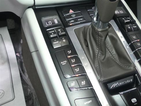 Used 2017 Porsche Macan GTS image 41