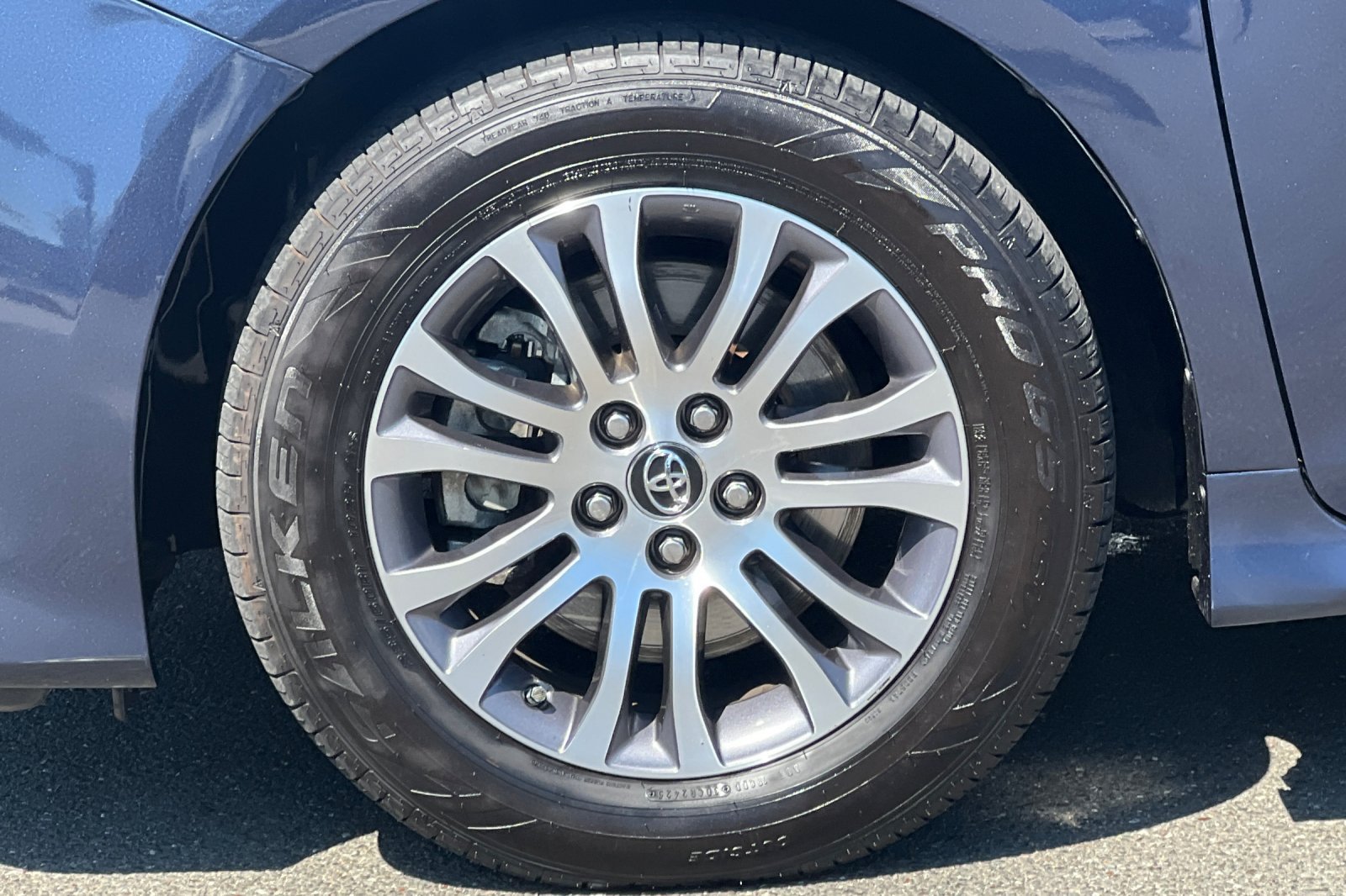Used 2020 Toyota Sienna XLE FWD image 33
