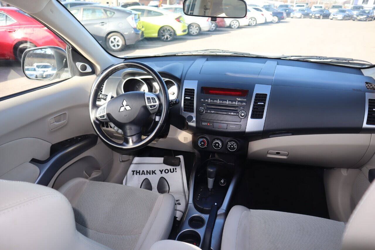 Used 2008 Mitsubishi Outlander SE FWD image 29