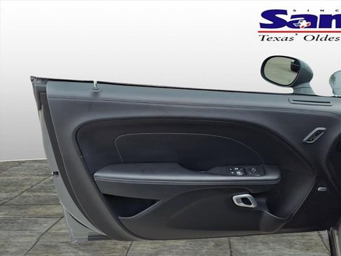 Used 2023 Dodge Challenger SXT w/ Plus Package image 15