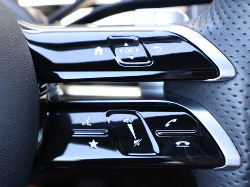 Used 2024 Mercedes-Benz GLC 300 4MATIC image 14