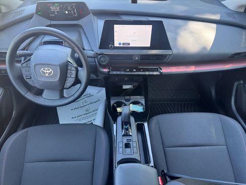 Used 2024 Toyota Prius Prime FWD image 10