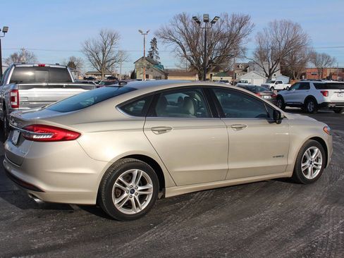 Used 2018 Ford Fusion S image 2