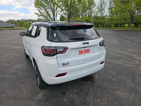 Used 2024 Jeep Compass Limited AWD/4WD image 3
