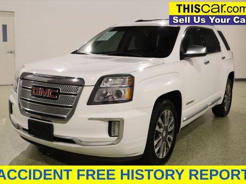 Used 2017 GMC Terrain Denali w/ Cargo Package FWD image 4