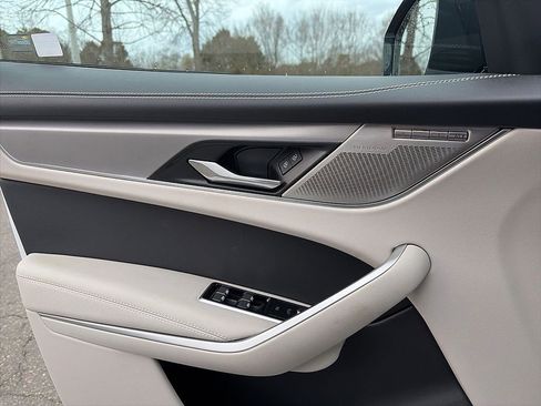 Used 2025 Jaguar F-PACE R-Dynamic S image 11