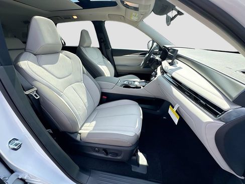 Used 2027 INFINITI QX60 Pure w/ Cargo Package FWD image 31