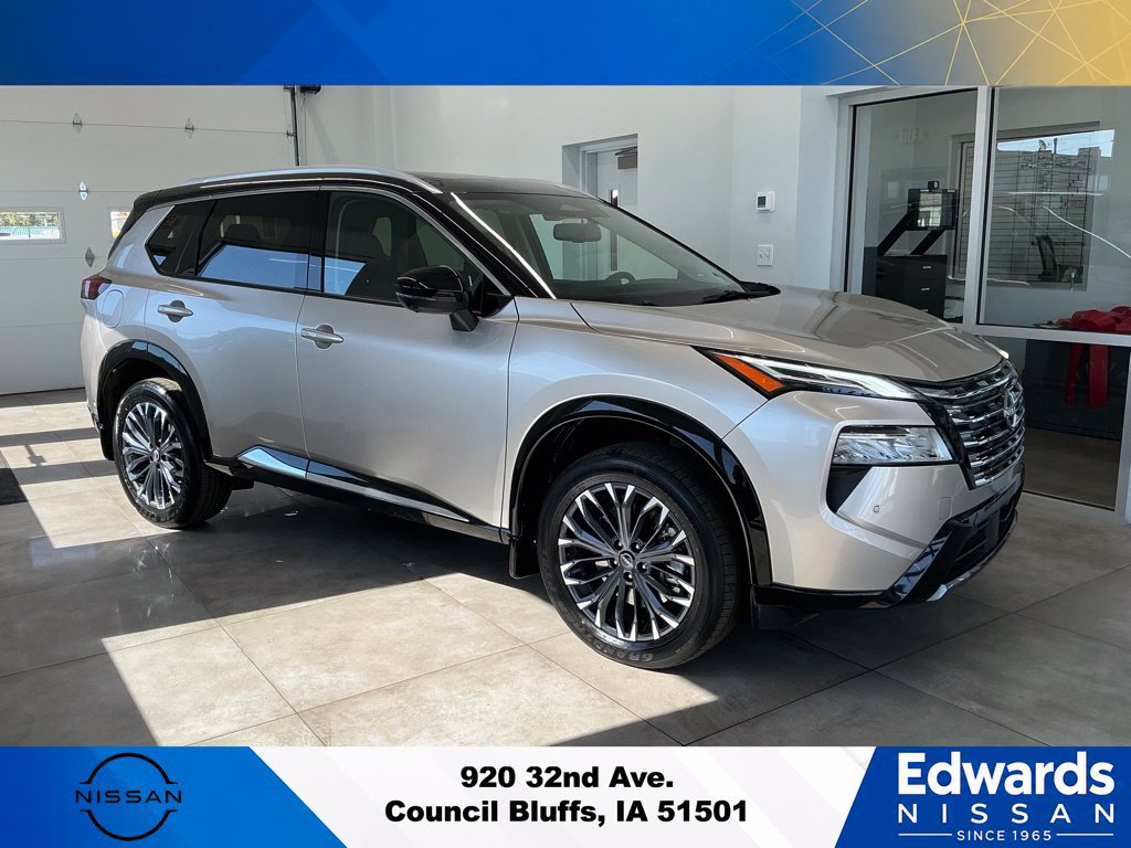 Used 2025 Nissan Rogue Platinum w/ Tech Package AWD/4WD image 2
