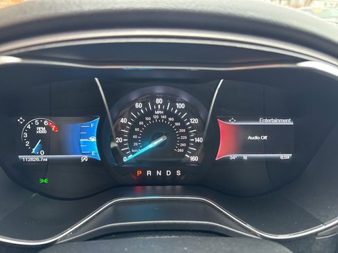 Used 2017 Ford Fusion SE w/ Fusion SE Technology Package image 28